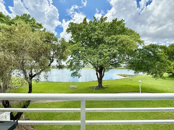 3457 NW 44th St 205, Lauderdale Lakes FL 33309
