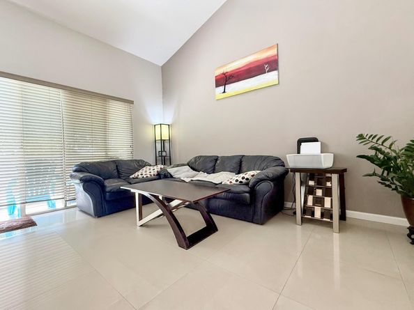 3457 NW 44th St 205, Lauderdale Lakes FL 33309