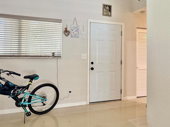3457 NW 44th St 205, Lauderdale Lakes FL 33309