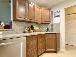 3457 NW 44th St 205, Lauderdale Lakes FL 33309