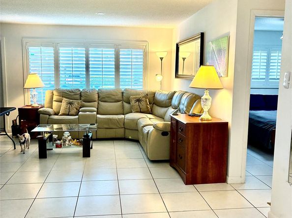 320 S Golf Blvd, Pompano Beach FL 33064