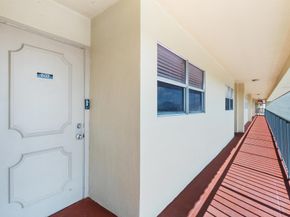 3590 Via Poinciana 607, Lake Worth FL 33467