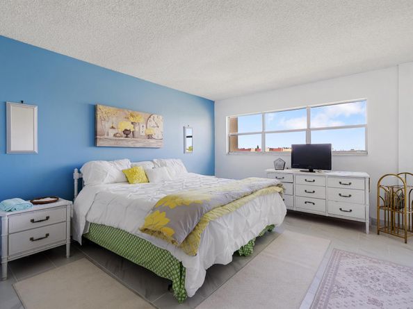 3590 Via Poinciana 607, Lake Worth FL 33467