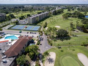 3590 Via Poinciana 607, Lake Worth FL 33467