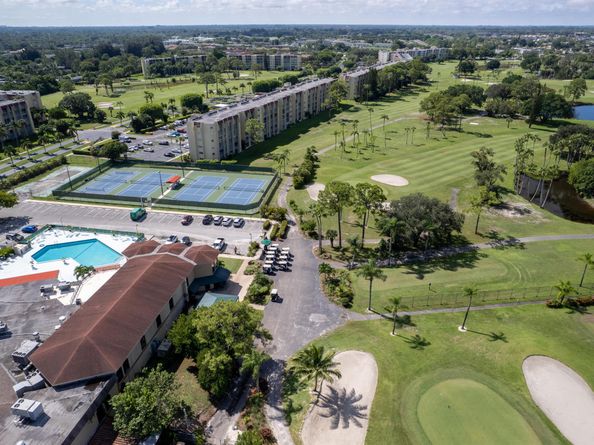 3590 Via Poinciana 607, Lake Worth FL 33467