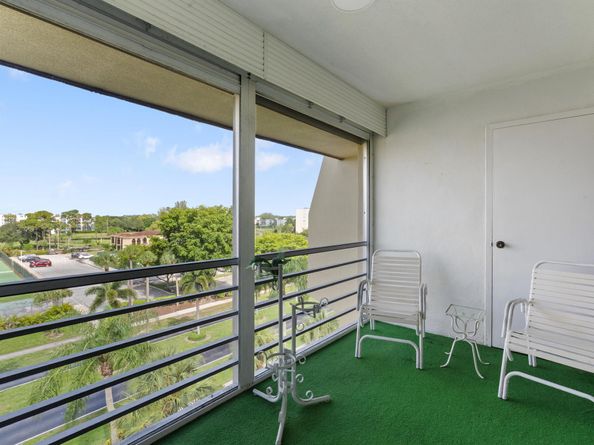3590 Via Poinciana 607, Lake Worth FL 33467
