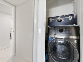 3590 Via Poinciana 607, Lake Worth FL 33467