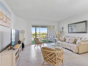 3590 Via Poinciana 607, Lake Worth FL 33467