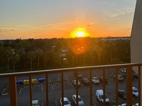 3590 Via Poinciana 607, Lake Worth FL 33467