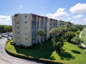 3590 Via Poinciana 607, Lake Worth FL 33467