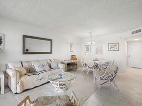 3590 Via Poinciana 607, Lake Worth FL 33467