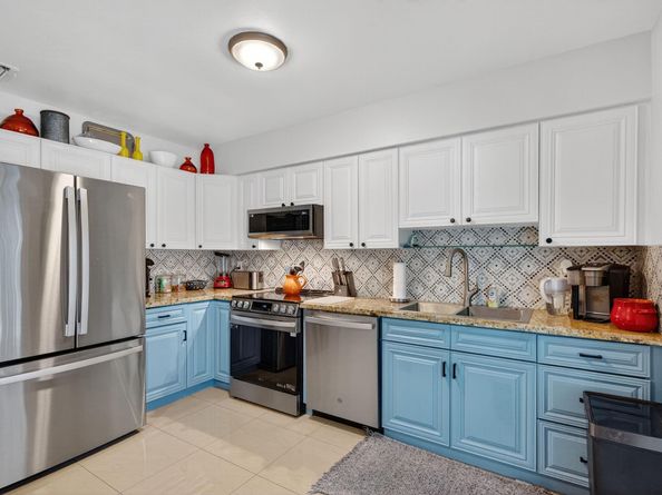 540 NW 38th St, Oakland Park FL 33309