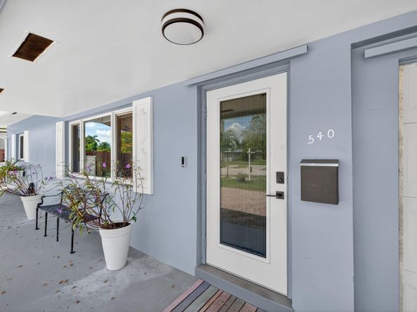 540 NW 38th St, Oakland Park FL 33309