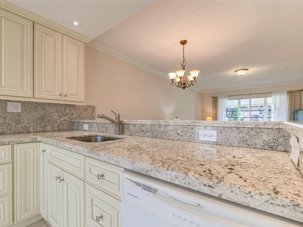 5071 W Oakland Park Blvd 204, Lauderdale Lakes FL 33313