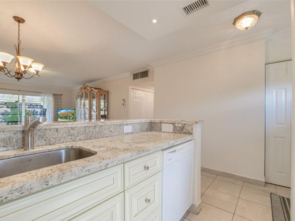 5071 W Oakland Park Blvd 204, Lauderdale Lakes FL 33313