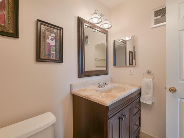 5071 W Oakland Park Blvd 204, Lauderdale Lakes FL 33313
