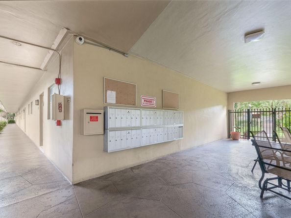 5071 W Oakland Park Blvd 204, Lauderdale Lakes FL 33313