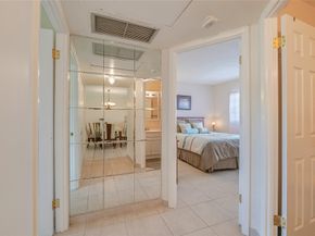 5071 W Oakland Park Blvd 204, Lauderdale Lakes FL 33313
