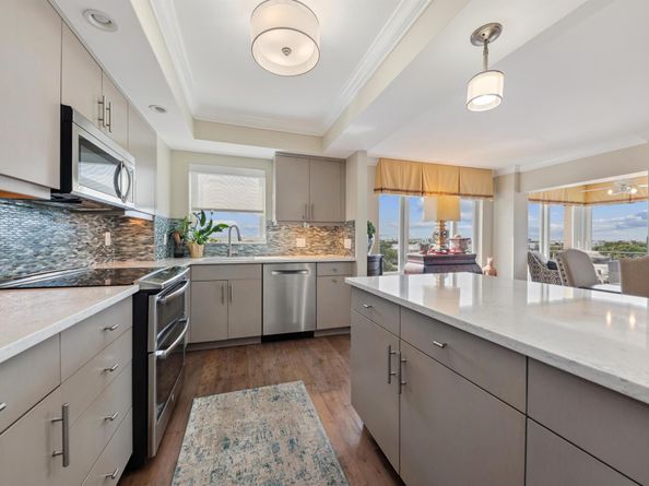 555 SE 6th Avenue 7h, Delray Beach FL 33483