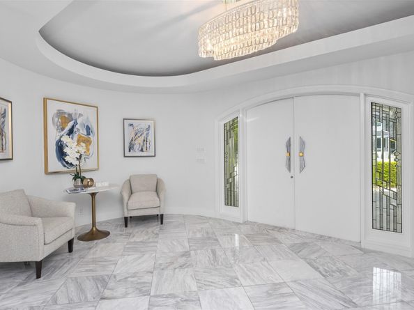 11 Bay Colony Lane, Fort Lauderdale FL 33308
