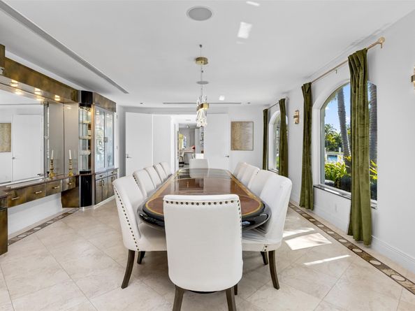 11 Bay Colony Lane, Fort Lauderdale FL 33308