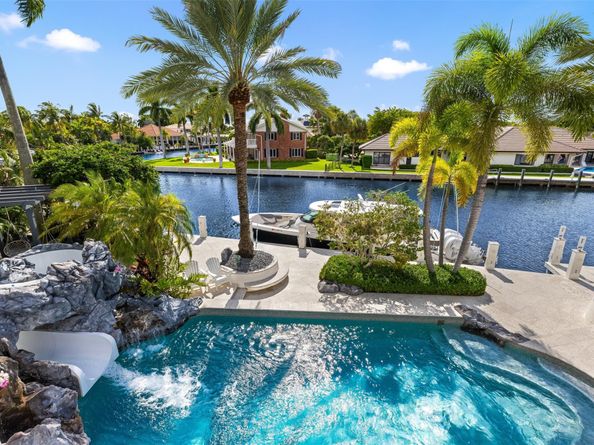 11 Bay Colony Lane, Fort Lauderdale FL 33308