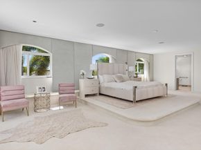 11 Bay Colony Lane, Fort Lauderdale FL 33308