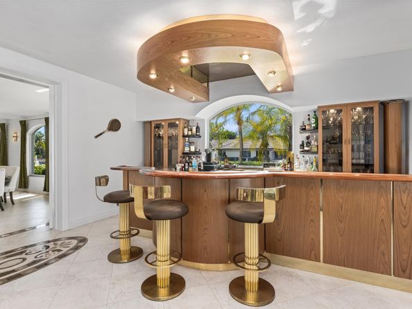 11 Bay Colony Lane, Fort Lauderdale FL 33308