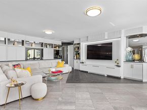 11 Bay Colony Lane, Fort Lauderdale FL 33308