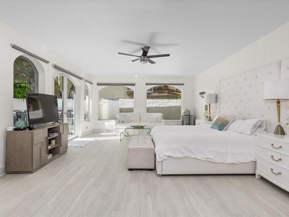 11 Bay Colony Lane, Fort Lauderdale FL 33308