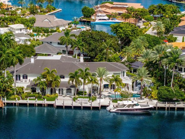 11 Bay Colony Lane, Fort Lauderdale FL 33308
