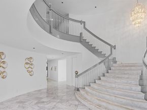 11 Bay Colony Lane, Fort Lauderdale FL 33308