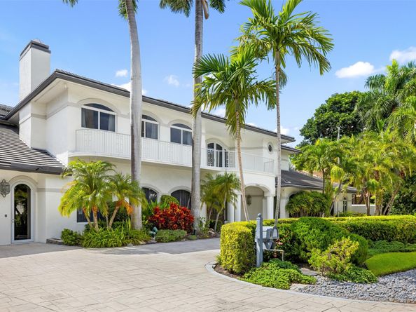 11 Bay Colony Lane, Fort Lauderdale FL 33308