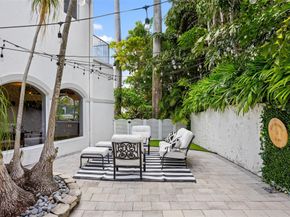 11 Bay Colony Lane, Fort Lauderdale FL 33308