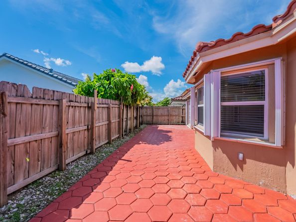 9501 SW 155th Ave, Miami FL 33196