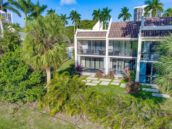 1731 Presidential Way C203, West Palm Beach FL 33401