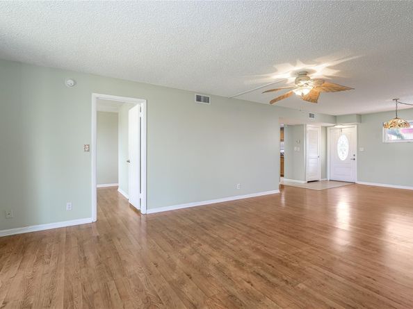 9720 S Hollybrook Lake Dr 205, Pembroke Pines FL 33025