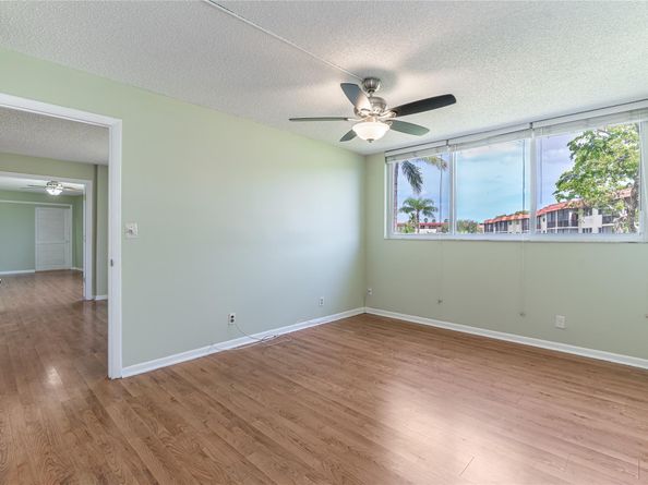 9720 S Hollybrook Lake Dr 205, Pembroke Pines FL 33025
