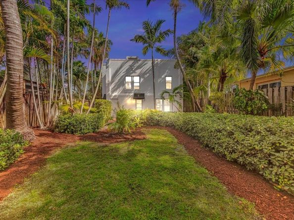 1573 NE 33rd St, Oakland Park FL 33334