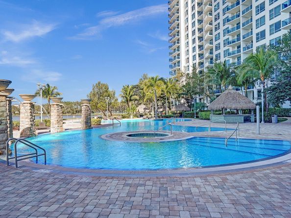2641 N Flamingo Rd 2105n, Sunrise FL 33323