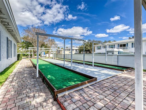 2220 NE 68th 1005, Fort Lauderdale FL 33308