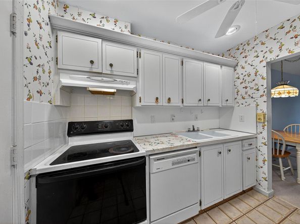 2220 NE 68th 1005, Fort Lauderdale FL 33308