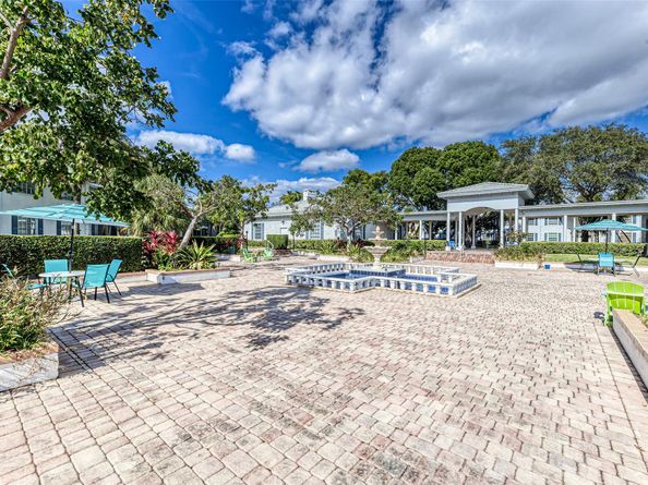 2220 NE 68th 1005, Fort Lauderdale FL 33308
