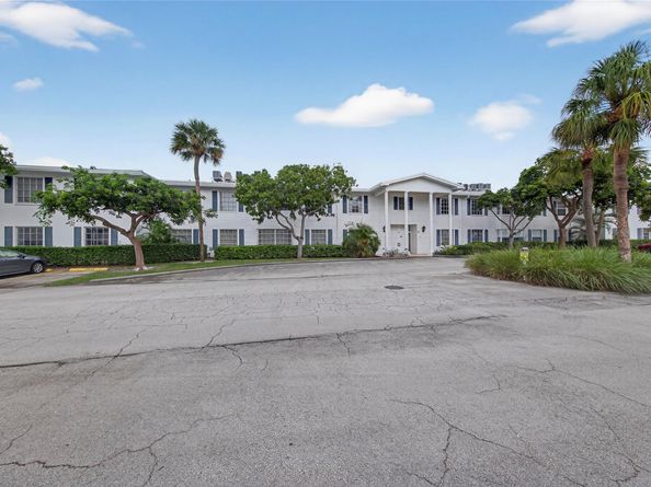2220 NE 68th 1005, Fort Lauderdale FL 33308