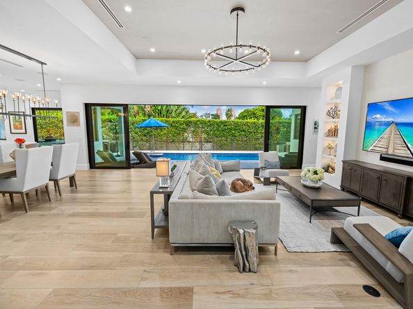 2408 NE 27th Ave, Fort Lauderdale FL 33305