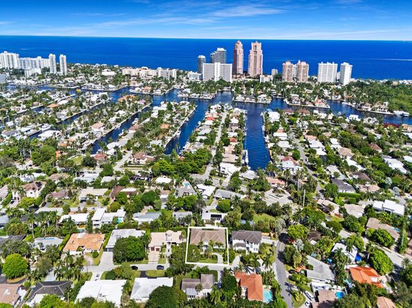 2408 NE 27th Ave, Fort Lauderdale FL 33305