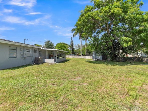 1237 NW 17 Street, Fort Lauderdale FL 33311