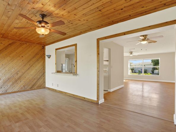 1190 NW 69th Avenue, Margate FL 33063