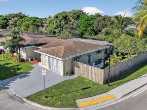 1190 NW 69th Avenue, Margate FL 33063