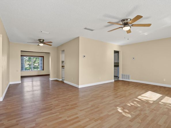 1190 NW 69th Avenue, Margate FL 33063